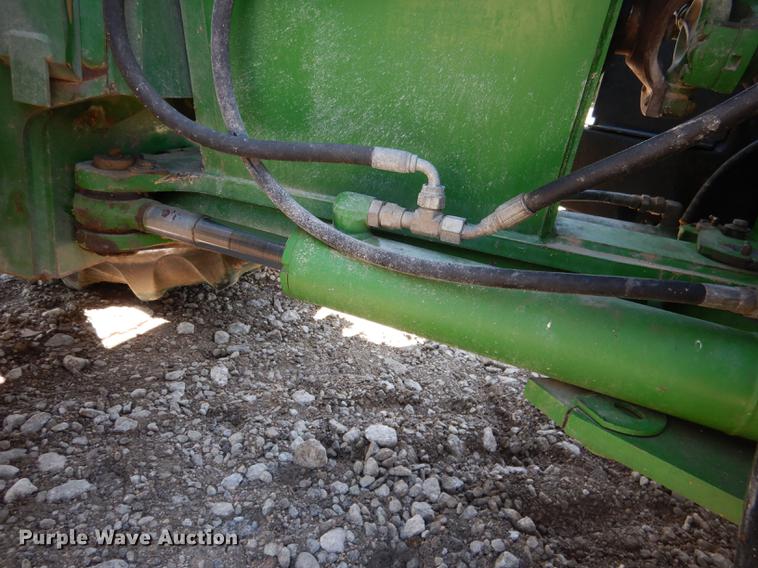 image for item DG5809 2001 John Deere 9400 4WD tractor