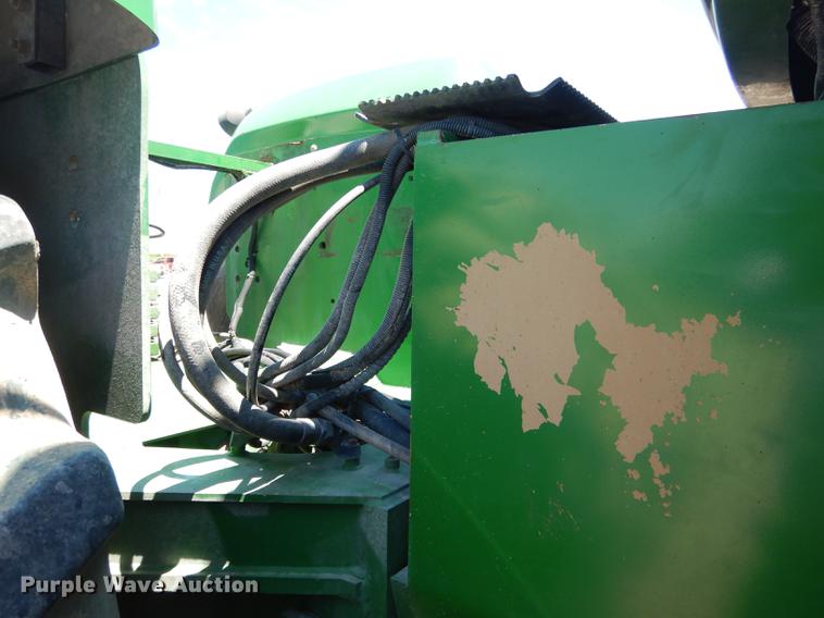 image for item DG5809 2001 John Deere 9400 4WD tractor