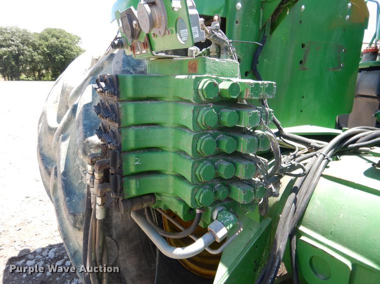 image for item DG5809 2001 John Deere 9400 4WD tractor