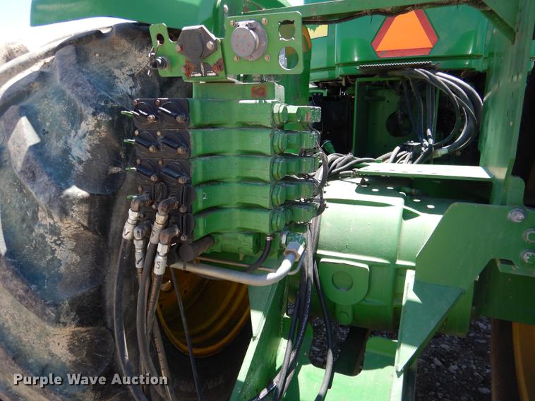 image for item DG5809 2001 John Deere 9400 4WD tractor