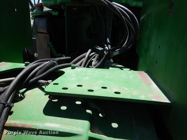 image for item DG5809 2001 John Deere 9400 4WD tractor