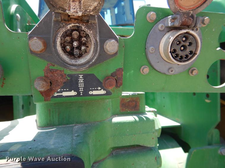 image for item DG5809 2001 John Deere 9400 4WD tractor