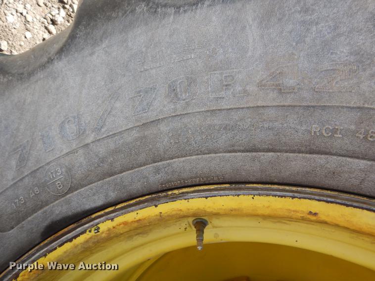 image for item DG5809 2001 John Deere 9400 4WD tractor