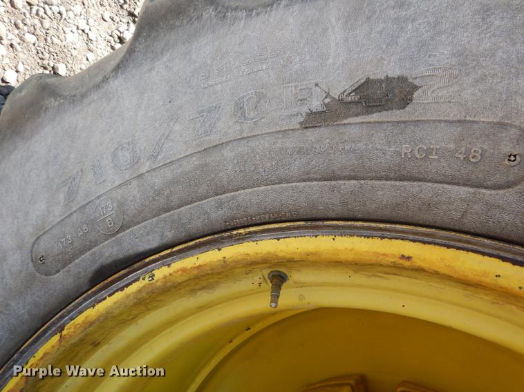 image for item DG5809 2001 John Deere 9400 4WD tractor