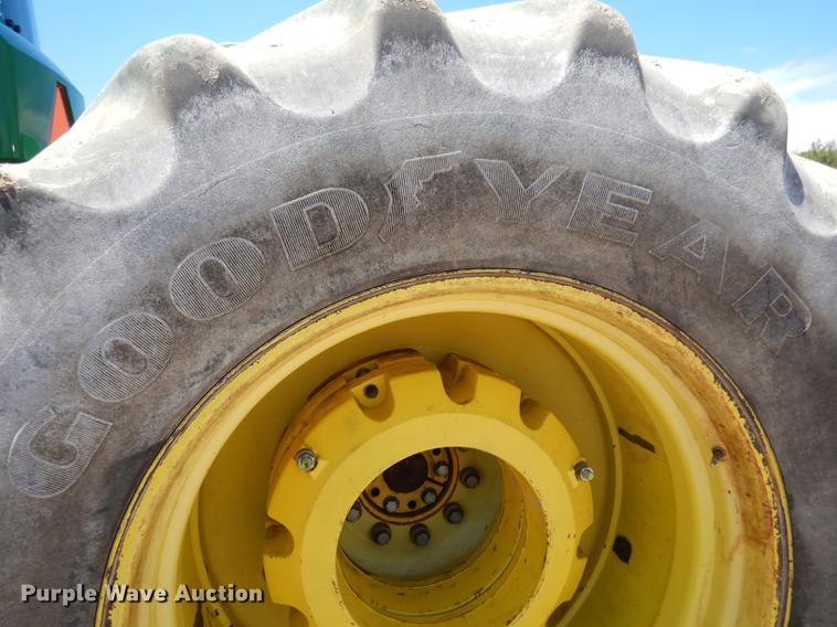 image for item DG5809 2001 John Deere 9400 4WD tractor