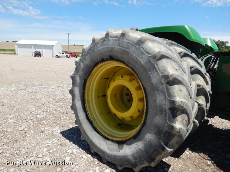 image for item DG5809 2001 John Deere 9400 4WD tractor