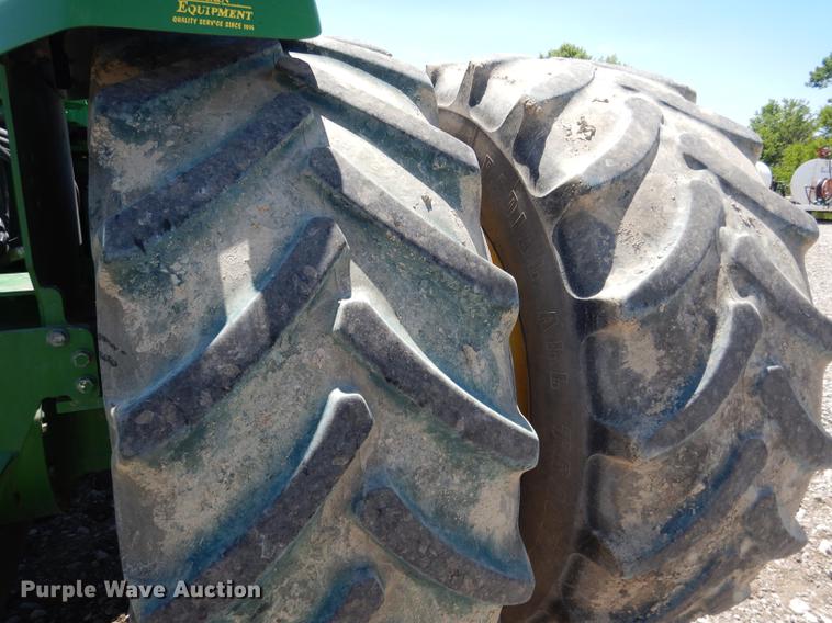 image for item DG5809 2001 John Deere 9400 4WD tractor