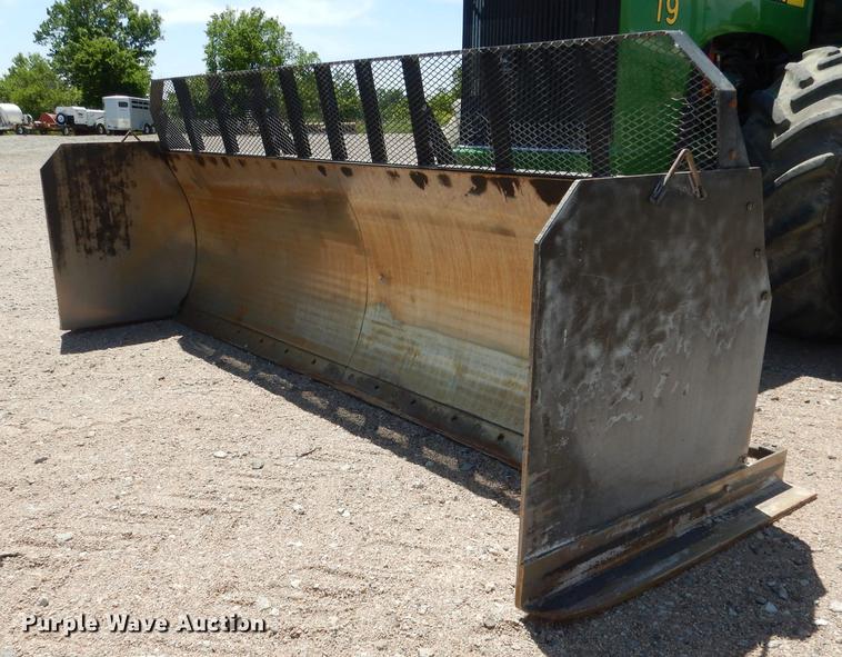 image for item DG5811 Leon Q9000 four-way dozer blade