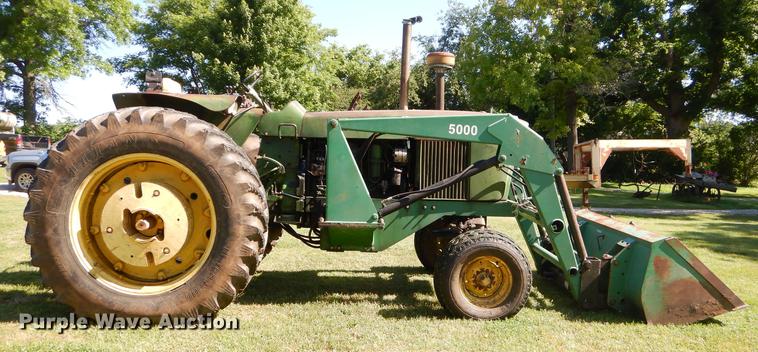 image for item ED9310 1963 John Deere 4010 tractor