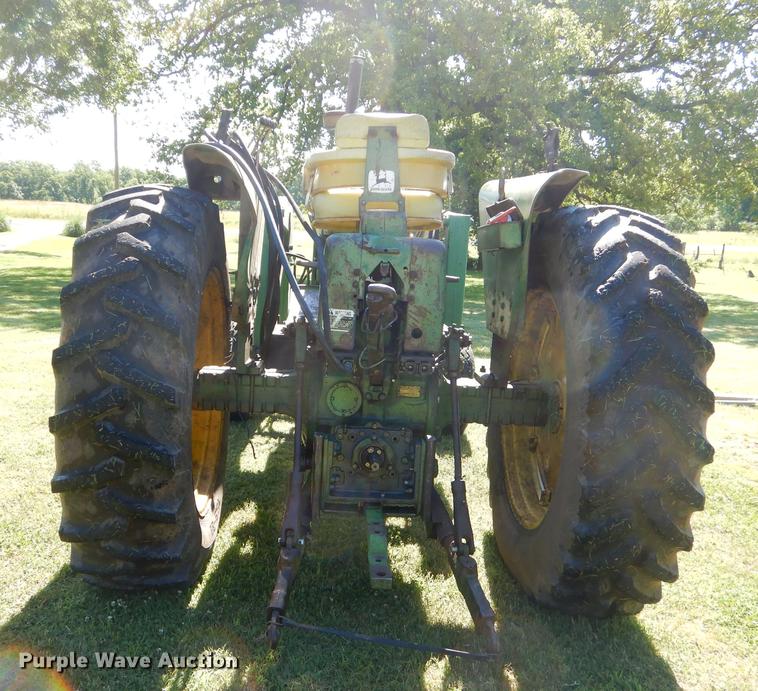 image for item ED9310 1963 John Deere 4010 tractor