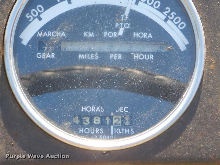 image for item ED9310 1963 John Deere 4010 tractor