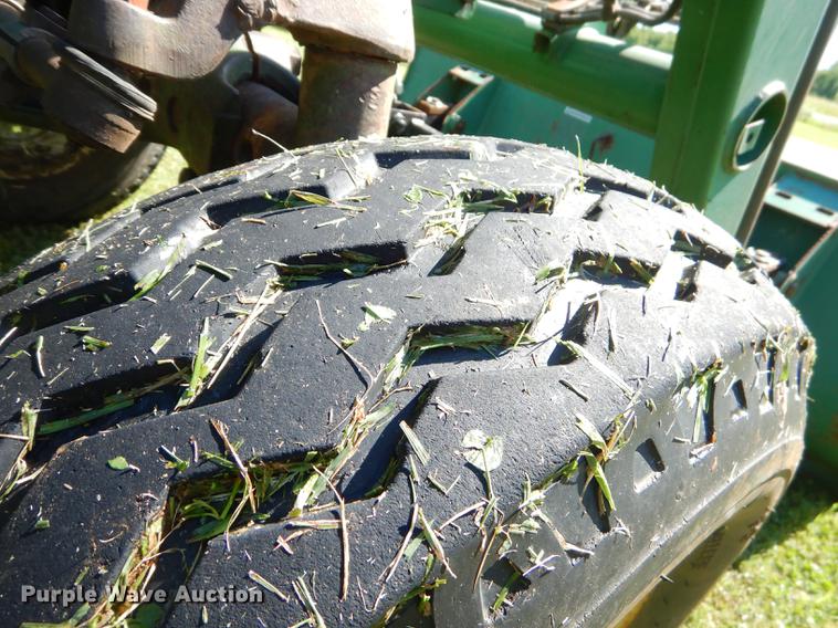 image for item ED9310 1963 John Deere 4010 tractor