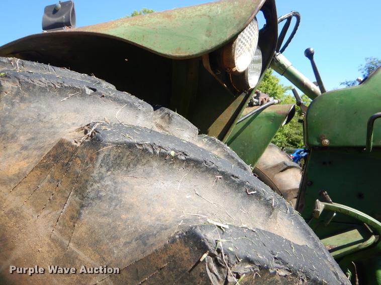 image for item ED9310 1963 John Deere 4010 tractor