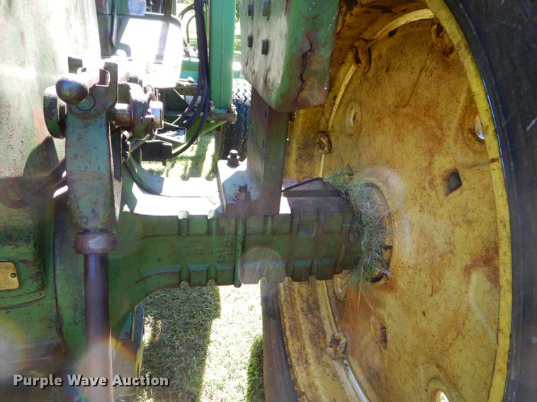 image for item ED9310 1963 John Deere 4010 tractor