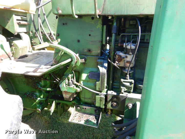 image for item ED9310 1963 John Deere 4010 tractor