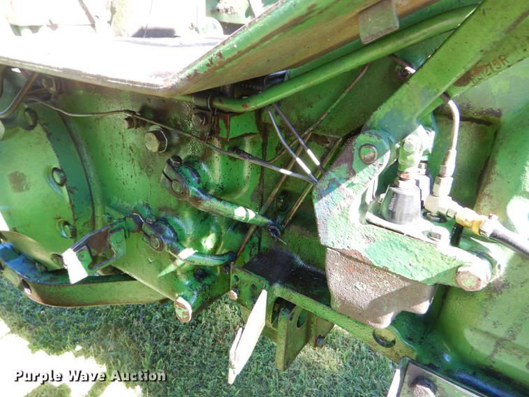 image for item ED9310 1963 John Deere 4010 tractor