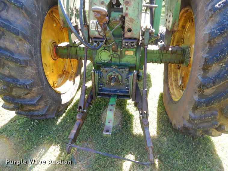 image for item ED9310 1963 John Deere 4010 tractor