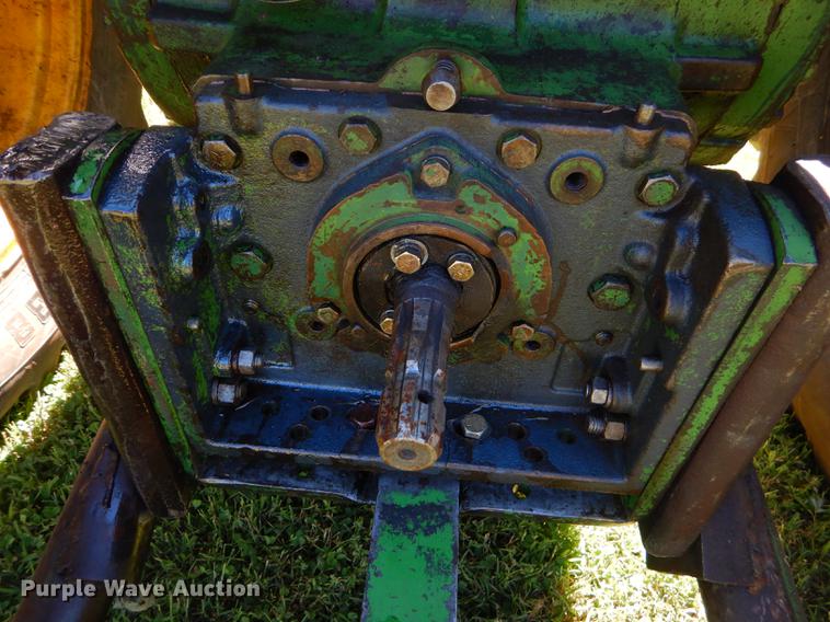 image for item ED9310 1963 John Deere 4010 tractor