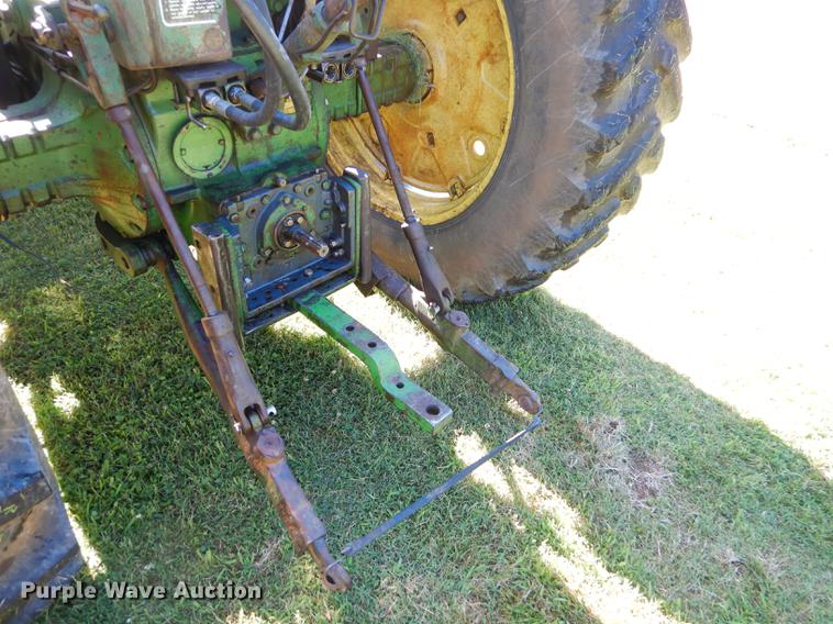 image for item ED9310 1963 John Deere 4010 tractor