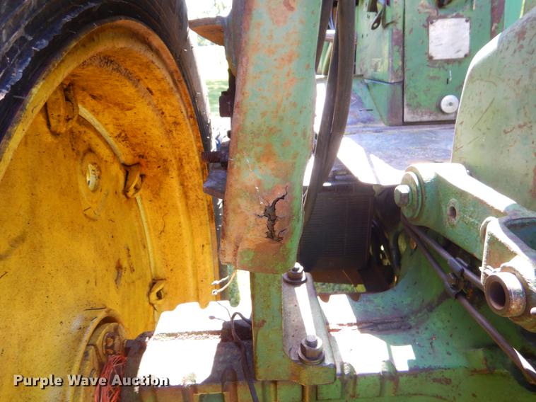 image for item ED9310 1963 John Deere 4010 tractor