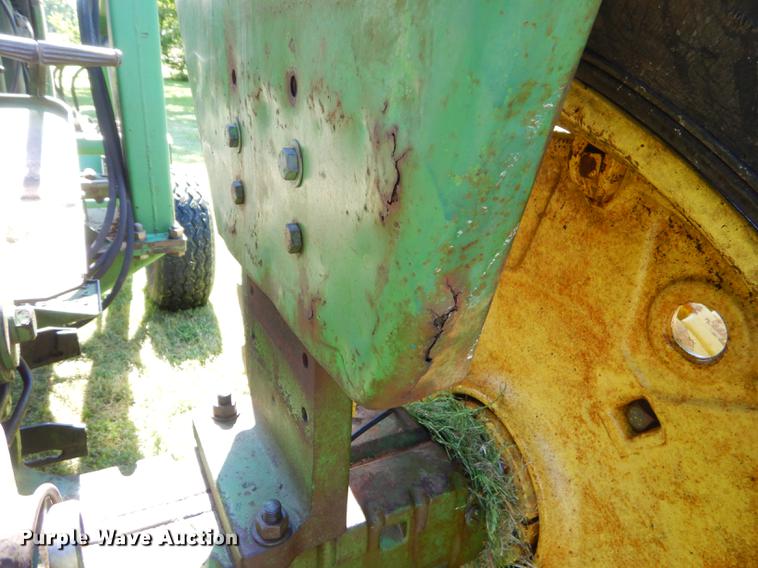 image for item ED9310 1963 John Deere 4010 tractor