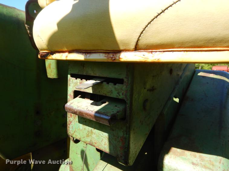 image for item ED9310 1963 John Deere 4010 tractor