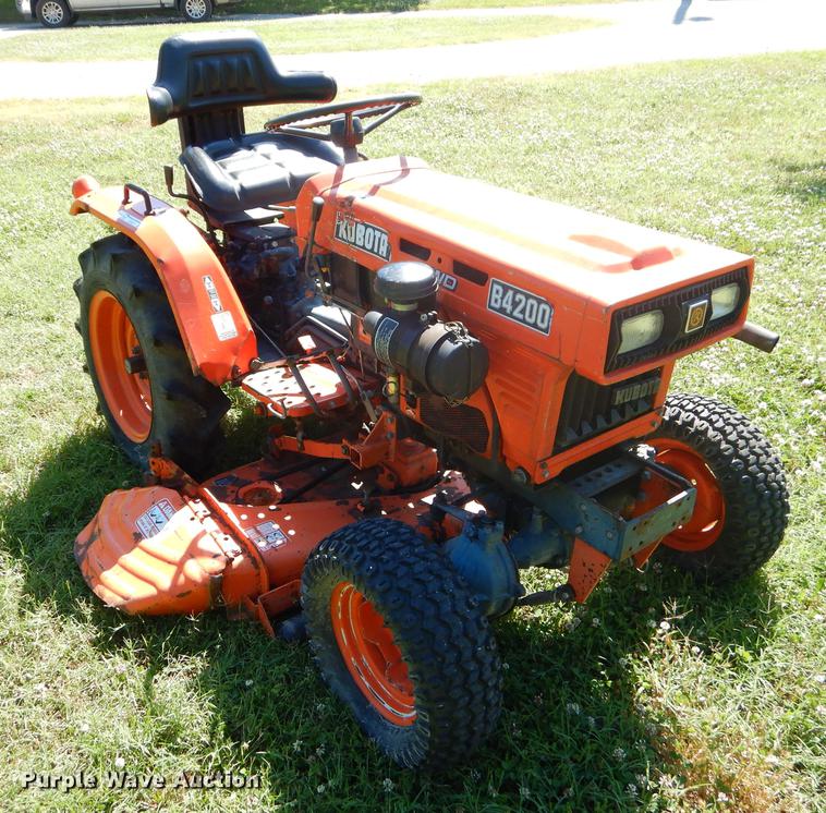 image for item ED9311 1998 Kubota B4200 MFWD tractor