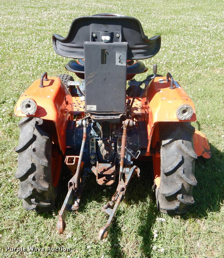 image for item ED9311 1998 Kubota B4200 MFWD tractor