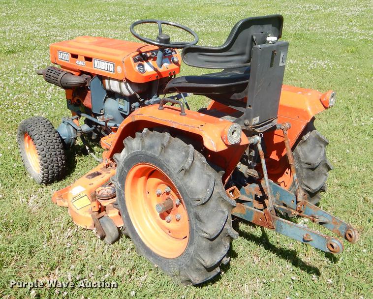 image for item ED9311 1998 Kubota B4200 MFWD tractor