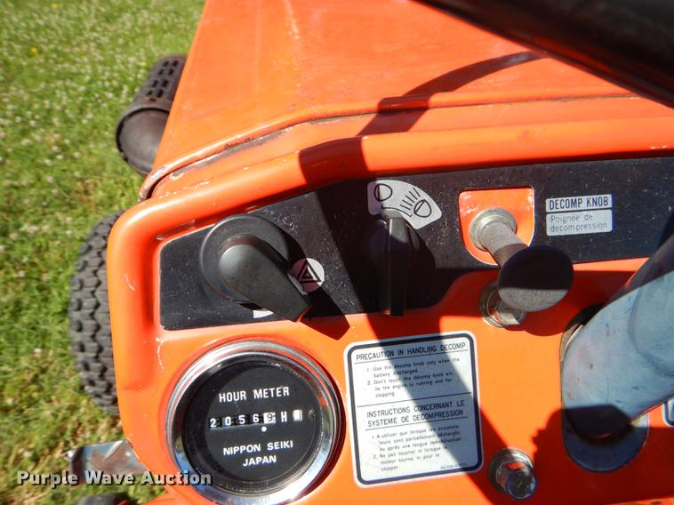 image for item ED9311 1998 Kubota B4200 MFWD tractor