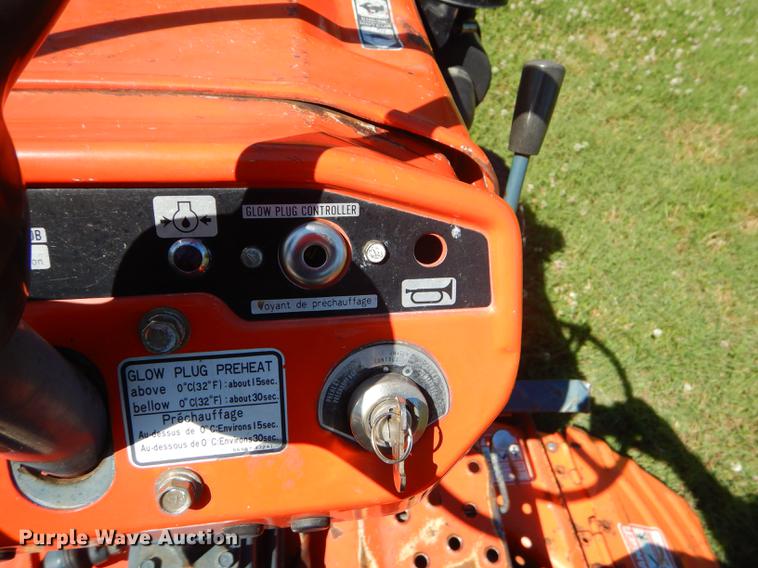 image for item ED9311 1998 Kubota B4200 MFWD tractor