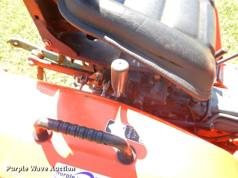 image for item ED9311 1998 Kubota B4200 MFWD tractor