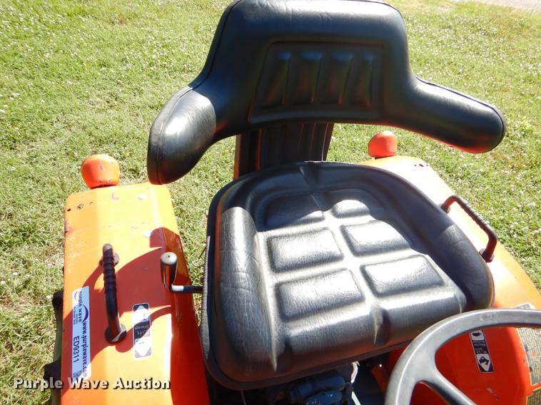 image for item ED9311 1998 Kubota B4200 MFWD tractor