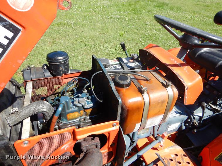 image for item ED9311 1998 Kubota B4200 MFWD tractor