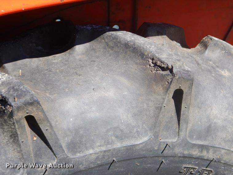 image for item ED9311 1998 Kubota B4200 MFWD tractor