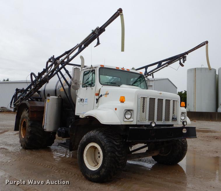 image for item ED9316 2002 International 2554 applicator truck
