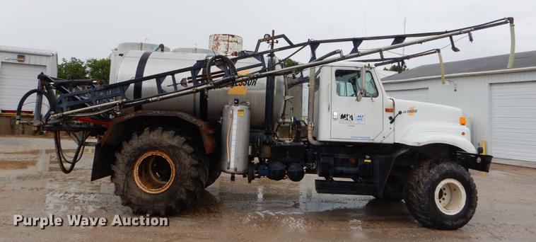 image for item ED9316 2002 International 2554 applicator truck