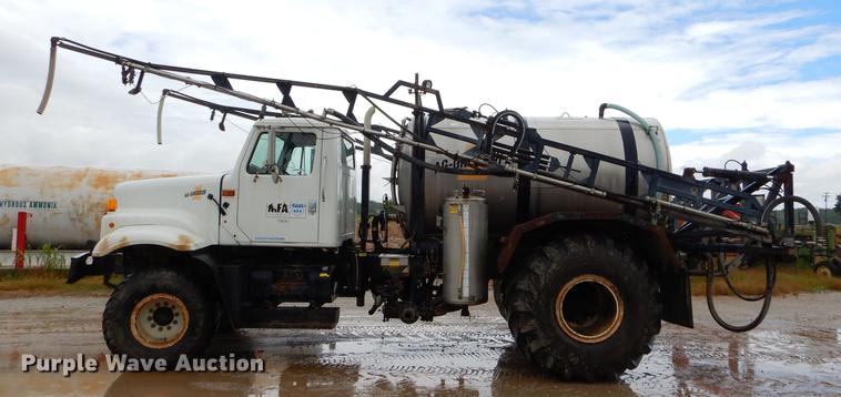 image for item ED9316 2002 International 2554 applicator truck