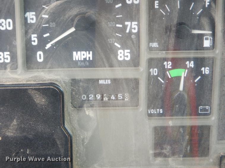 image for item ED9316 2002 International 2554 applicator truck