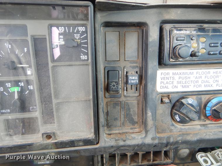 image for item ED9316 2002 International 2554 applicator truck