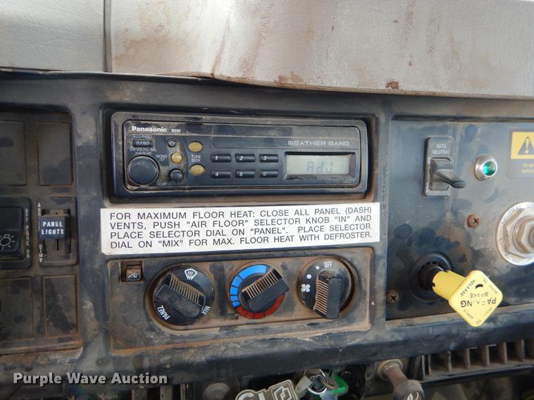 image for item ED9316 2002 International 2554 applicator truck