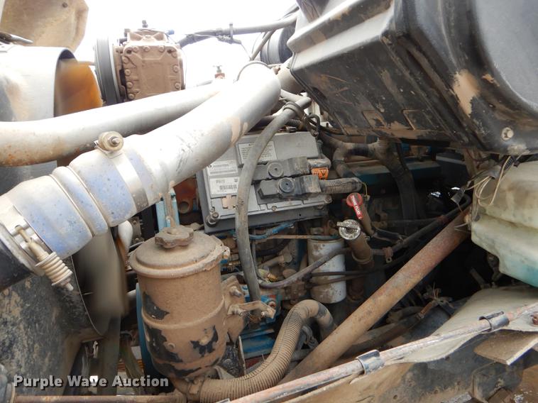 image for item ED9316 2002 International 2554 applicator truck