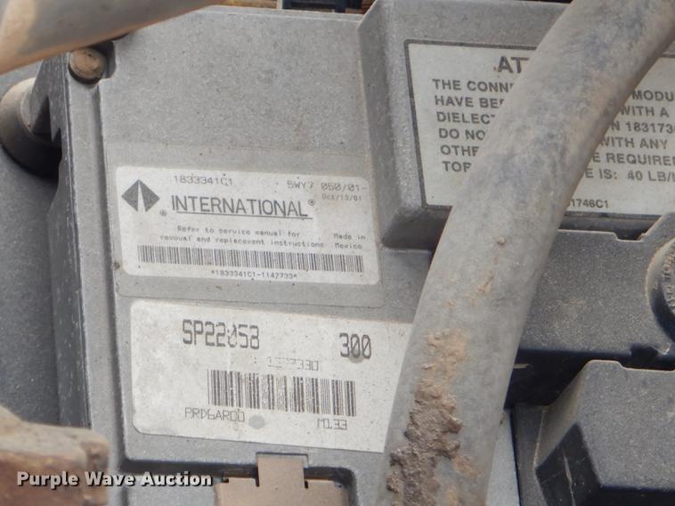 image for item ED9316 2002 International 2554 applicator truck