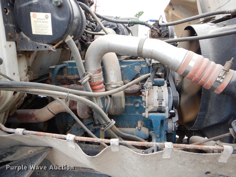 image for item ED9316 2002 International 2554 applicator truck