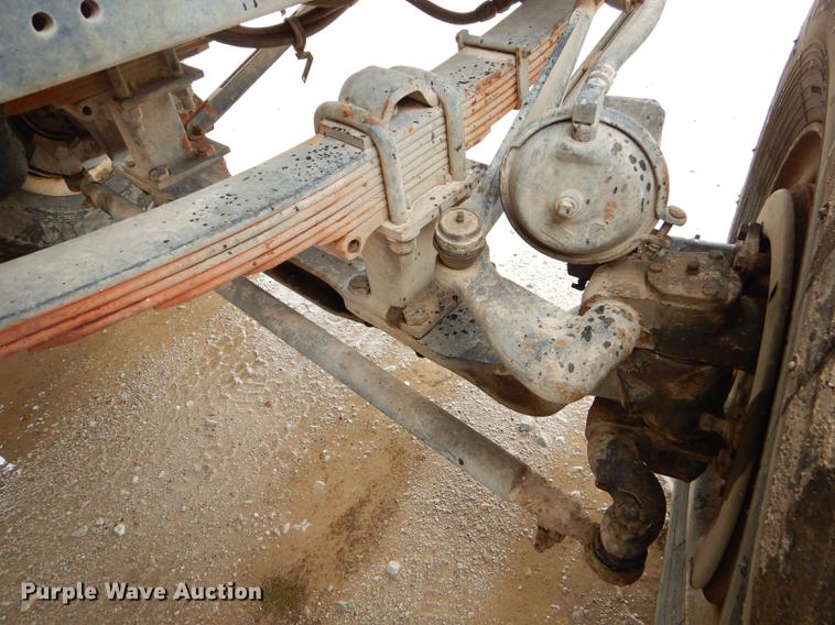 image for item ED9316 2002 International 2554 applicator truck