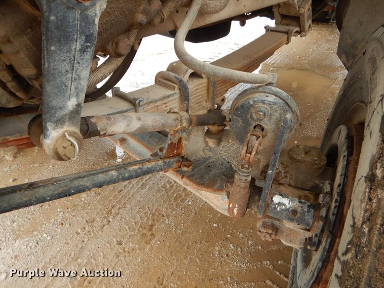 image for item ED9316 2002 International 2554 applicator truck