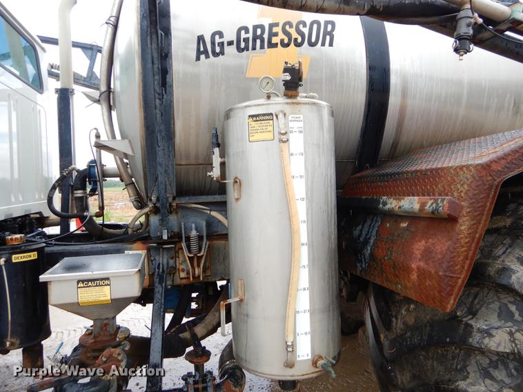 image for item ED9316 2002 International 2554 applicator truck