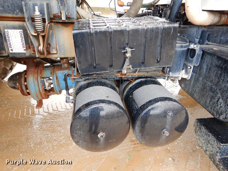 image for item ED9316 2002 International 2554 applicator truck