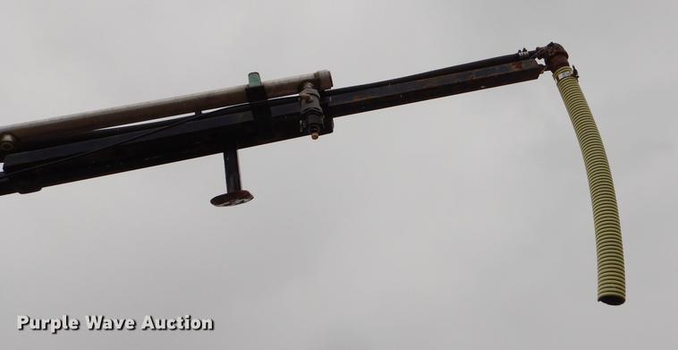 image for item ED9316 2002 International 2554 applicator truck