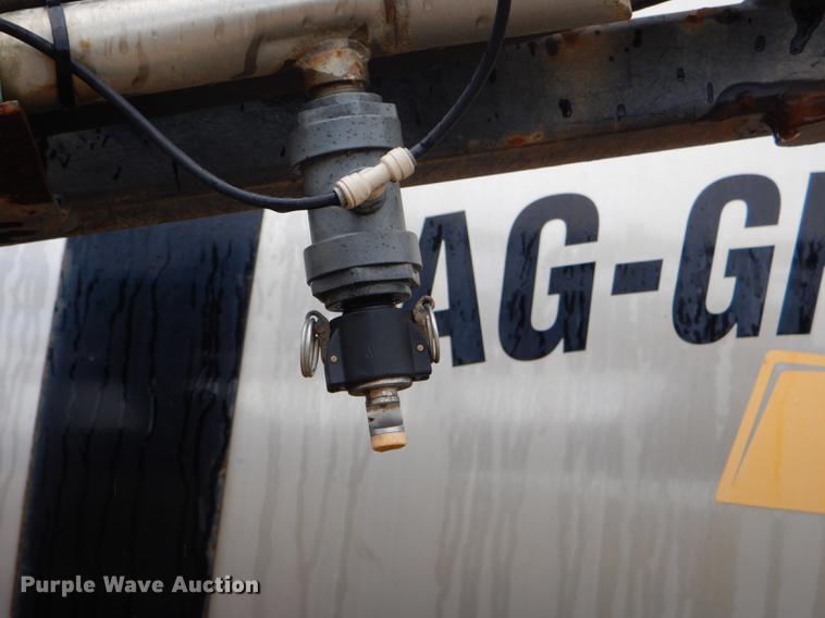 image for item ED9316 2002 International 2554 applicator truck